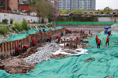 推进环保设施建设