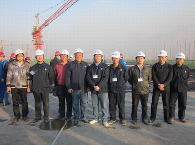 富士康郑州航空港科技园E11工程隆重举行封顶仪式
