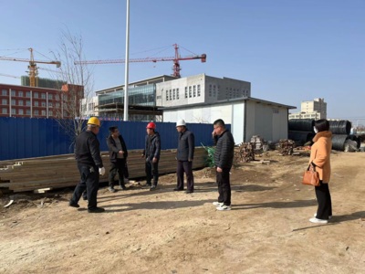 庆阳市生态环境局合水分局联合县住建局督查建筑工地扬尘治理情况